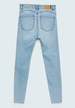 Stradivarius PUSH-UP - Jeans Skinny Fit - Light Blue Denim -Modekleidung 09cdcb0e1f524e7a817662b0ea19d7dc