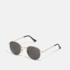 Pier One UNISEX - Sonnenbrille - Black/gold 2 Pier One UNISEX - Sonnenbrille - Black/gold -Modekleidung 13cc38697cd549d39455f3b406e848a7