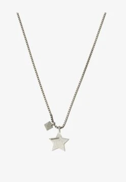 Modekleidung -Modekleidung 1540578e643e477191ad8fe566f169e6