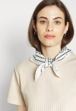 TOP SKIRT SET - Bleistiftrock - 003 - Off-white -Modekleidung 17d77307363e48c6bd680b42cdfb7bf7