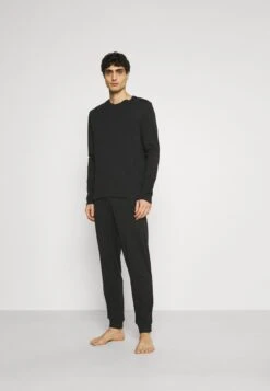 Pier One Nachtwäsche Set - Black -Modekleidung 1dcc3565a04b4ec1b2fda5221a610a51