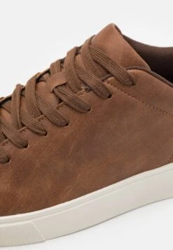 Pier One UNISEX - Sneaker Low - Cognac -Modekleidung 1ede9a8d3f614add9e57eb38fcd5178b