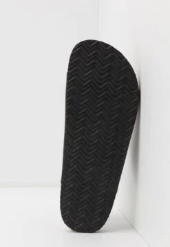 Pier One UNISEX - Hausschuh - Brown -Modekleidung 23e143c048ee4fd8b5e22a3556ccfbfb