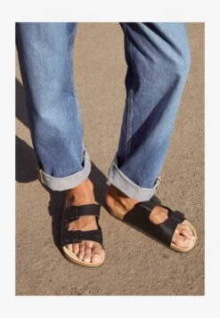 Pier One UNISEX - Hausschuh - Black -Modekleidung 24272c78a40c4e589b9d280fcb0d7a40