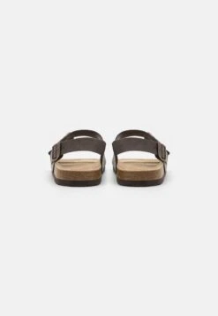 Pier One UNISEX - Riemensandalette - Dark Brown -Modekleidung 3ab13fc8e6dd44d39a02f99a9fd8e8e2