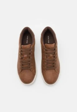 Pier One UNISEX - Sneaker Low - Cognac -Modekleidung 4255542b254043c59f79012041804d27