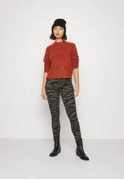 Pier One SHORT MICRO BEANIE UNISEX - Mütze - Black 13 Pier One SHORT MICRO BEANIE UNISEX - Mütze - Black -Modekleidung 543d127d07134c2890a29c39eb75bc4a