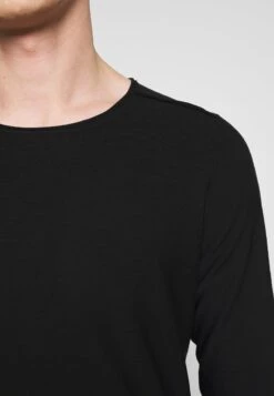 DRYKORN RIK - Strickpullover - Black -Modekleidung 599c0a1b544e42ab91f5262254c8a933