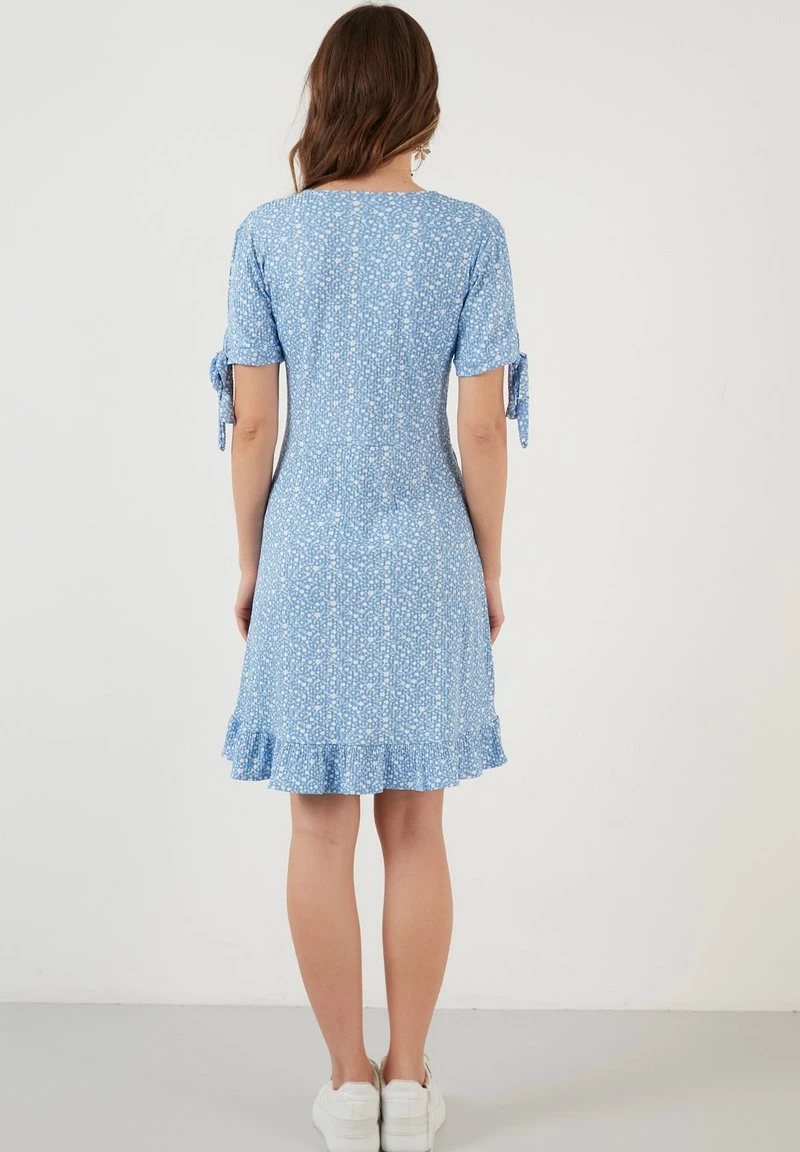 LELA FLORAL RUFFLE DETAIL - Freizeitkleid - Baby Blue 5 LELA FLORAL RUFFLE DETAIL - Freizeitkleid - Baby Blue – Bild 3