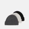 Pier One UNISEX 3 PACK - Mütze - Black/dark Grey/off-white/ 2 Pier One UNISEX 3 PACK - Mütze - Black/dark Grey/off-white/ -Modekleidung 6ff45e637c064289bc89bdd981008db1