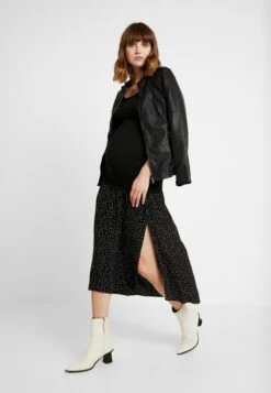 Modekleidung -Modekleidung 81ca1efff43d4c64806d538f87b7119a