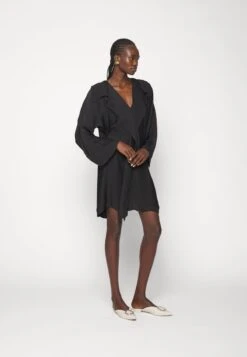 By Malene Birger AVANNA - Freizeitkleid - Black -Modekleidung 8247bef2714545cbbfc1b25569444fd5