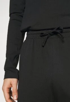 Pier One Nachtwäsche Set - Black -Modekleidung 842cc55e81224f6ca06ad94aae25d25c