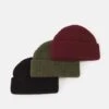 Pier One UNISEX 3 PACK - Mütze - Black/khaki/bordeaux -Modekleidung 87459dbe987649a8aaf826ac5710e03e 1