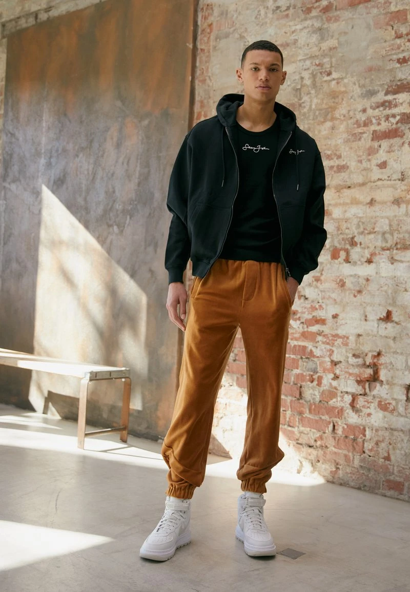 Sean John SCRIPT LOGO ESSENTIAL - Jogginghose - Cognac 3 Sean John SCRIPT LOGO ESSENTIAL - Jogginghose - Cognac