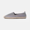 Pier One RENA ESPADRILLE UNISEX - Espadrille - Light Grey -Modekleidung a625ac24e213461a94d5096727f45e98