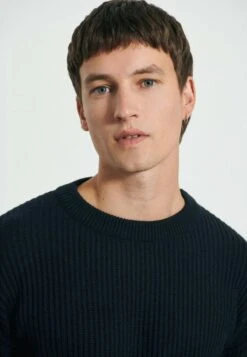 Strickpullover - Navy -Modekleidung b8e9a436b91e47b49cf70249bf86d934