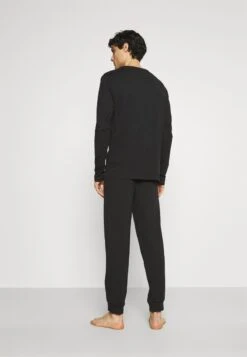 Pier One Nachtwäsche Set - Black -Modekleidung b9b8fb88b64649ea840444d93817e424