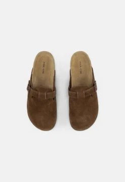 Pier One LEATHER UNISEX - Clogs - Brown 11 Pier One LEATHER UNISEX - Clogs - Brown -Modekleidung e81ec10b1baa426098f203c956f22c98