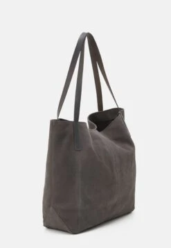 Modekleidung -Modekleidung eea7c51b0b404ce99c867763704586ef