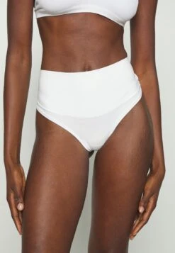 Spanx COTTON COMFORT THONG - String - White -Modekleidung f5c6155e43aa4edbaccc368b691123cc 1